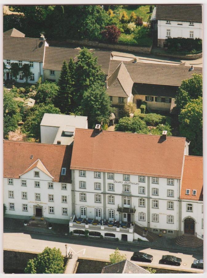 Historisches Hotel Zum Schwan บาด คาร์ลซาเฟิน ภายนอก รูปภาพ